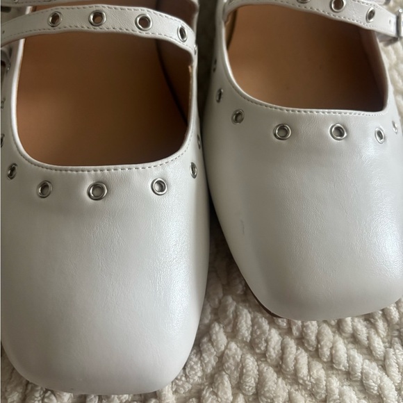 IDIFU Triple Strap White Mary Jane Flats - Picture 10 of 11